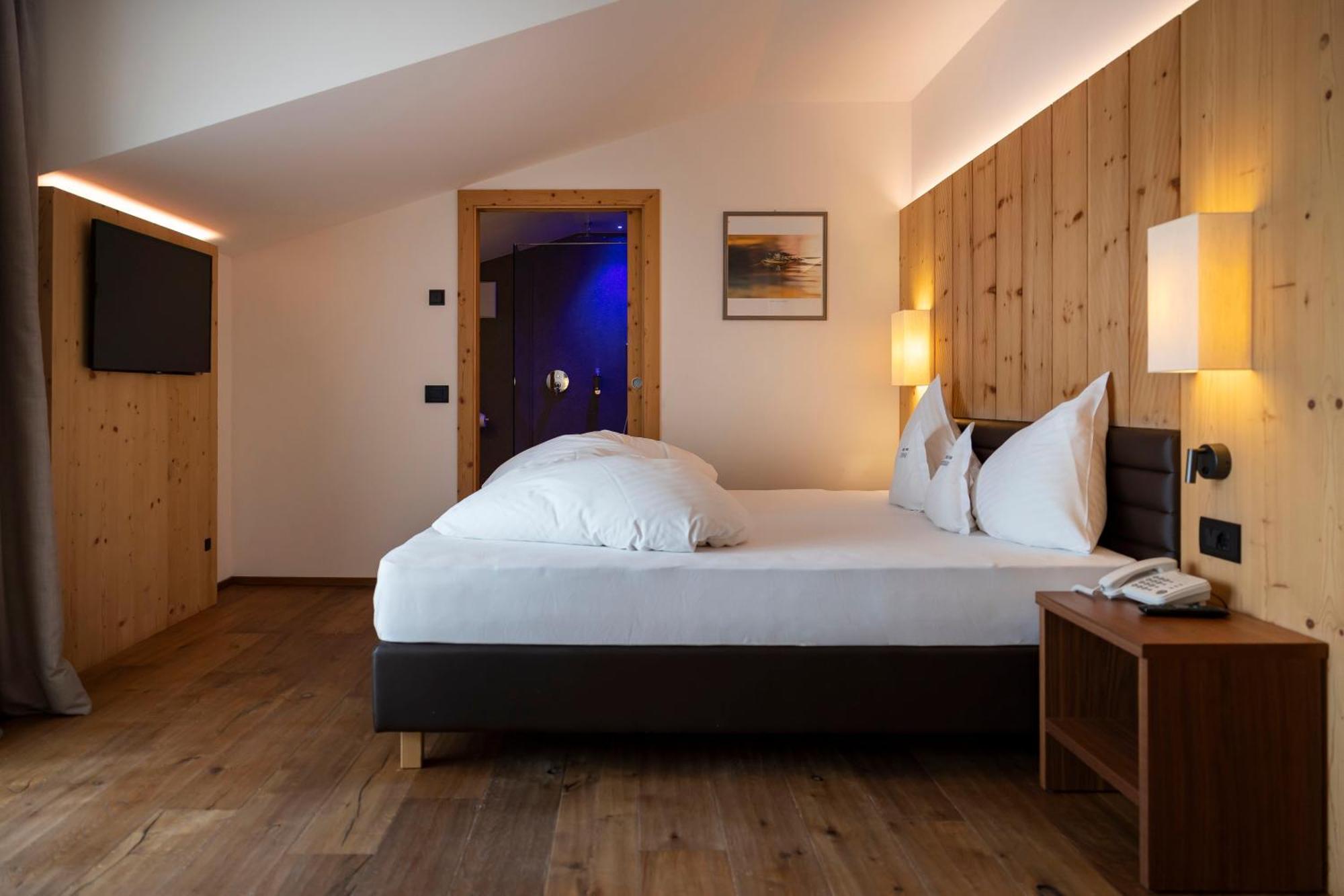 Artnatur Dolomites Hotel & Spa Сиуси Стая снимка